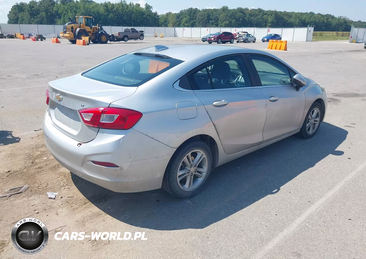 2017 Chevrolet Cruze Lt Auto VIN:1G1BE5SM5H7183690 - 4