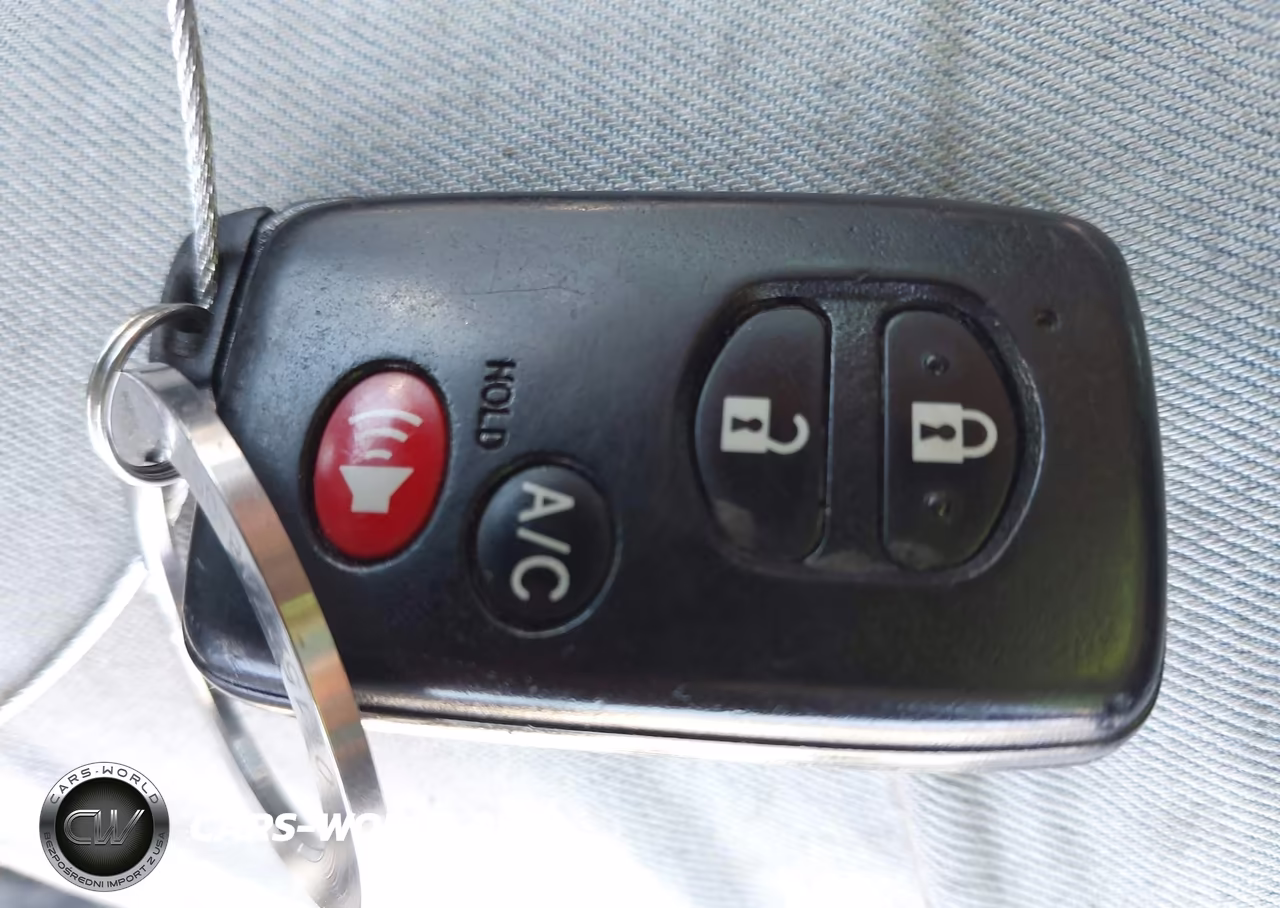 2012 Toyota Prius Plug-In VIN:JTDKN3DP1C3023003 - 11