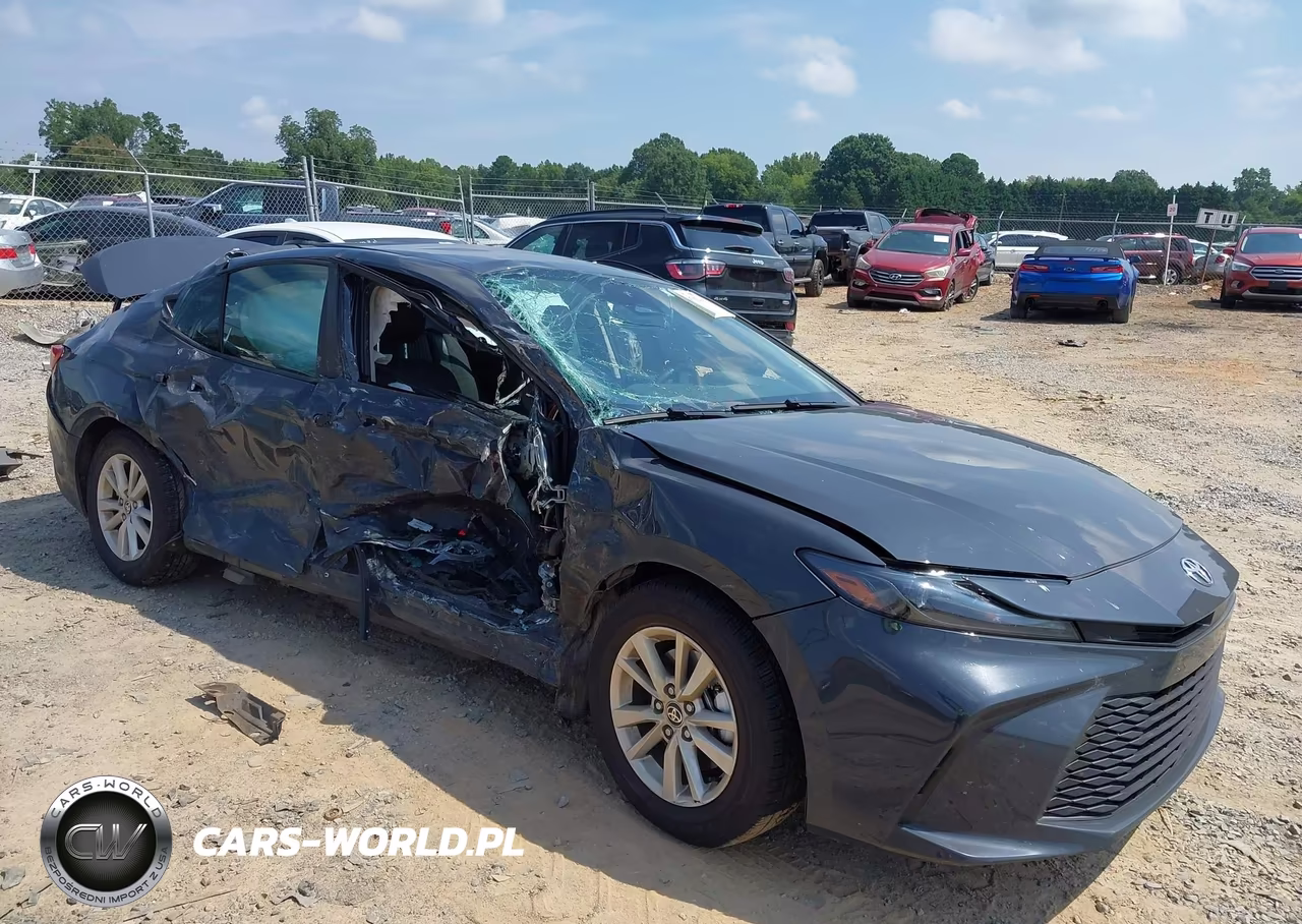 2026 Toyota Camry Le – zdjęcie 1 z 16