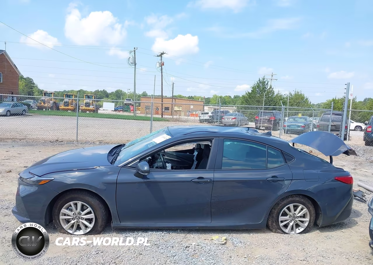 2026 Toyota Camry Le VIN:4T1DAACK4TU710190 - 14