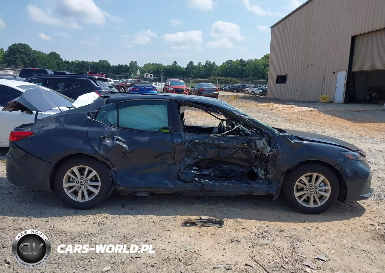 2026 Toyota Camry Le VIN:4T1DAACK4TU710190 - 6