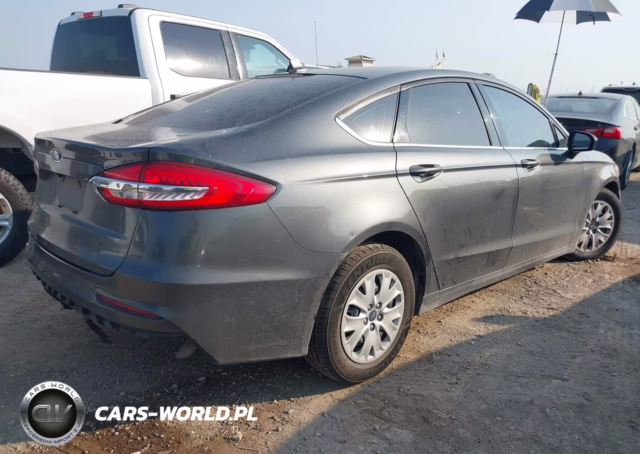 2020 Ford Fusion S VIN:3FA6P0G72LR125892 - 4