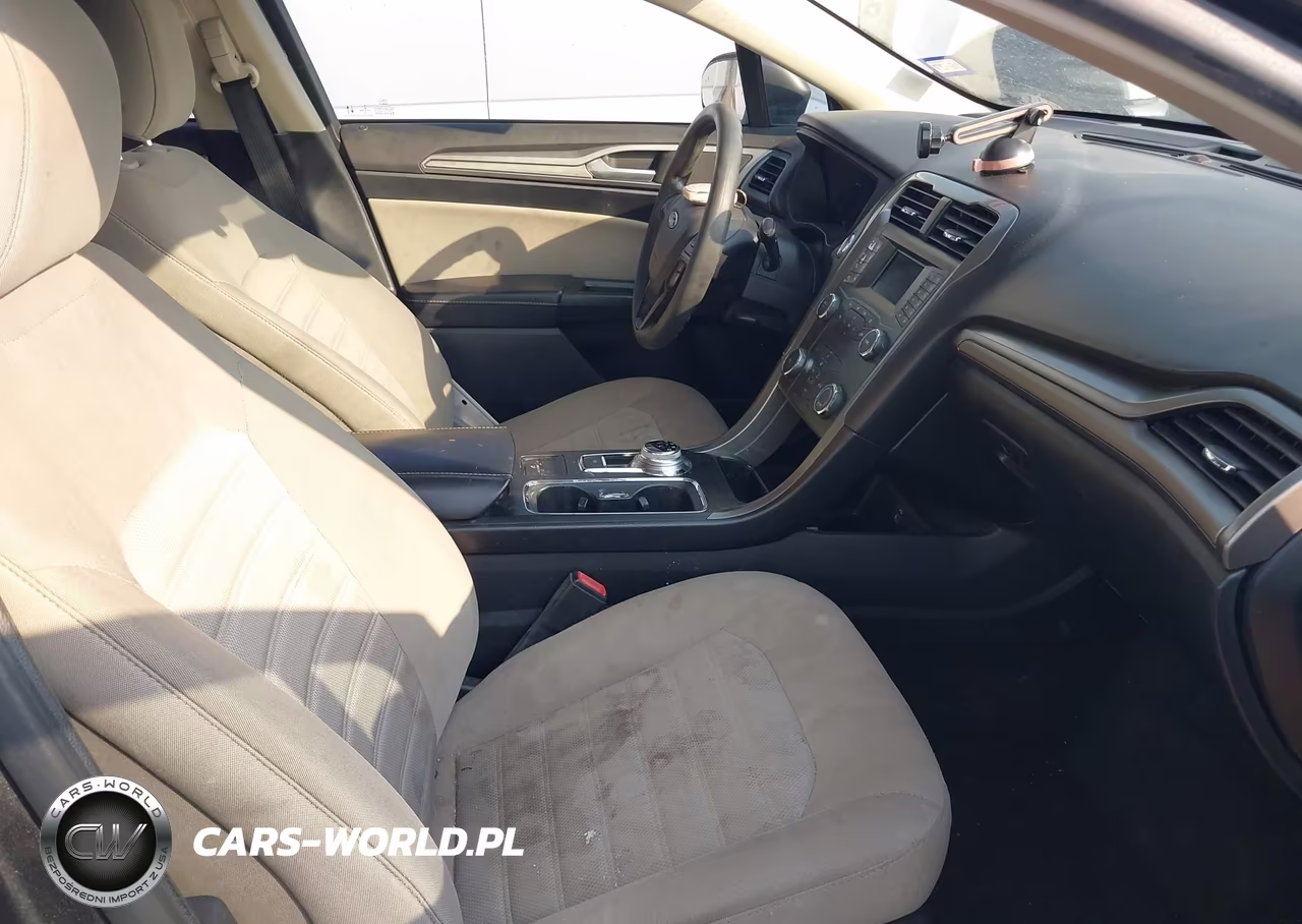 2020 Ford Fusion S VIN:3FA6P0G72LR125892 - 5