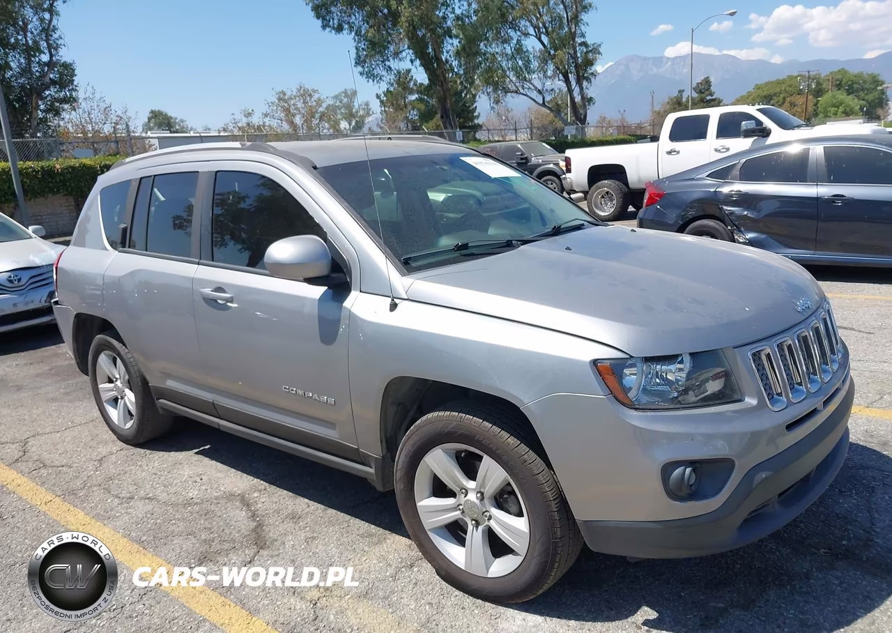 2017 Jeep Compass Latitude – zdjęcie 1 z 17