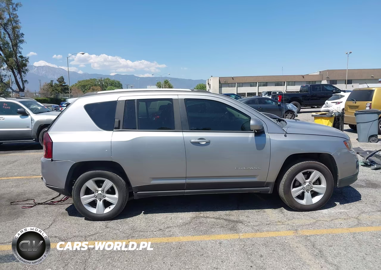 2017 Jeep Compass Latitude VIN:1C4NJDEBXHD167541 - 13