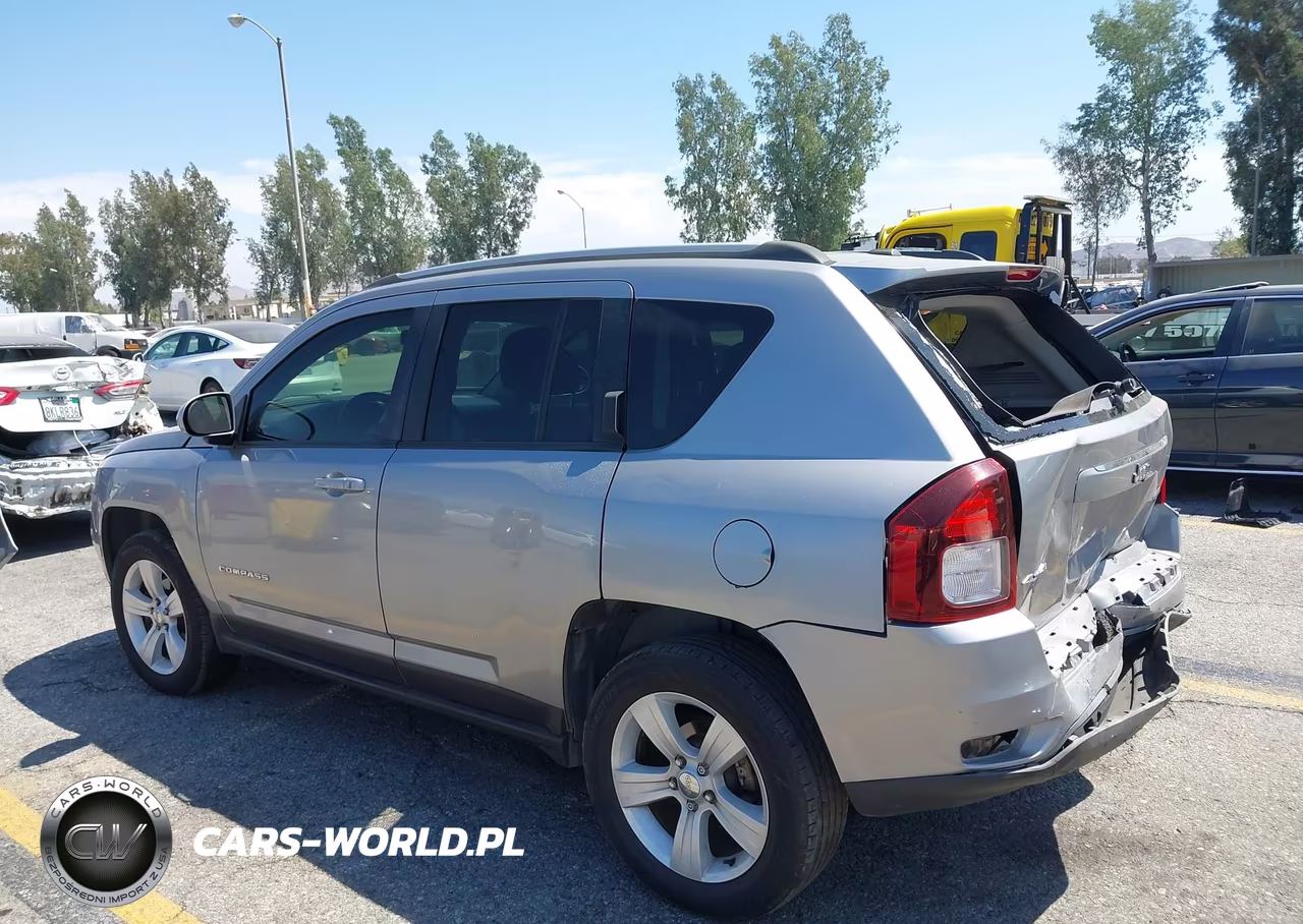 2017 Jeep Compass Latitude VIN:1C4NJDEBXHD167541 - 3