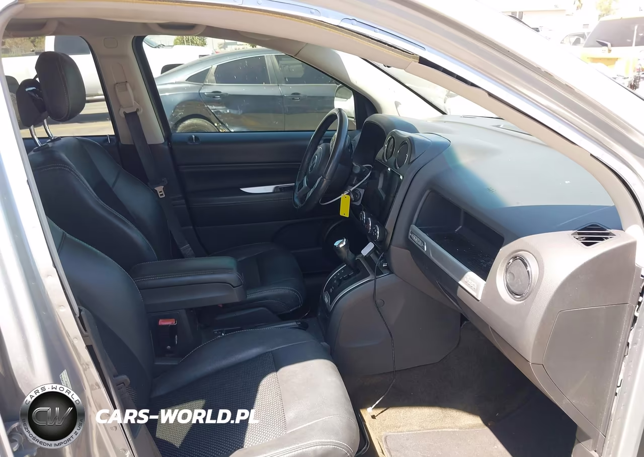 2017 Jeep Compass Latitude VIN:1C4NJDEBXHD167541 - 5