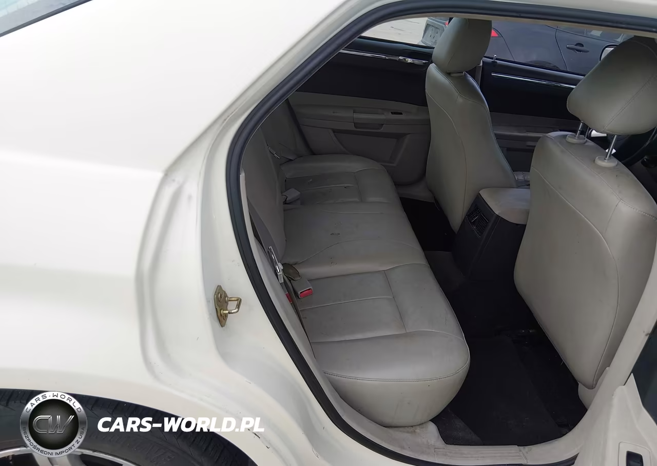 2006 Chrysler 300 Touring VIN:2C3KA53G96H224789 - 8