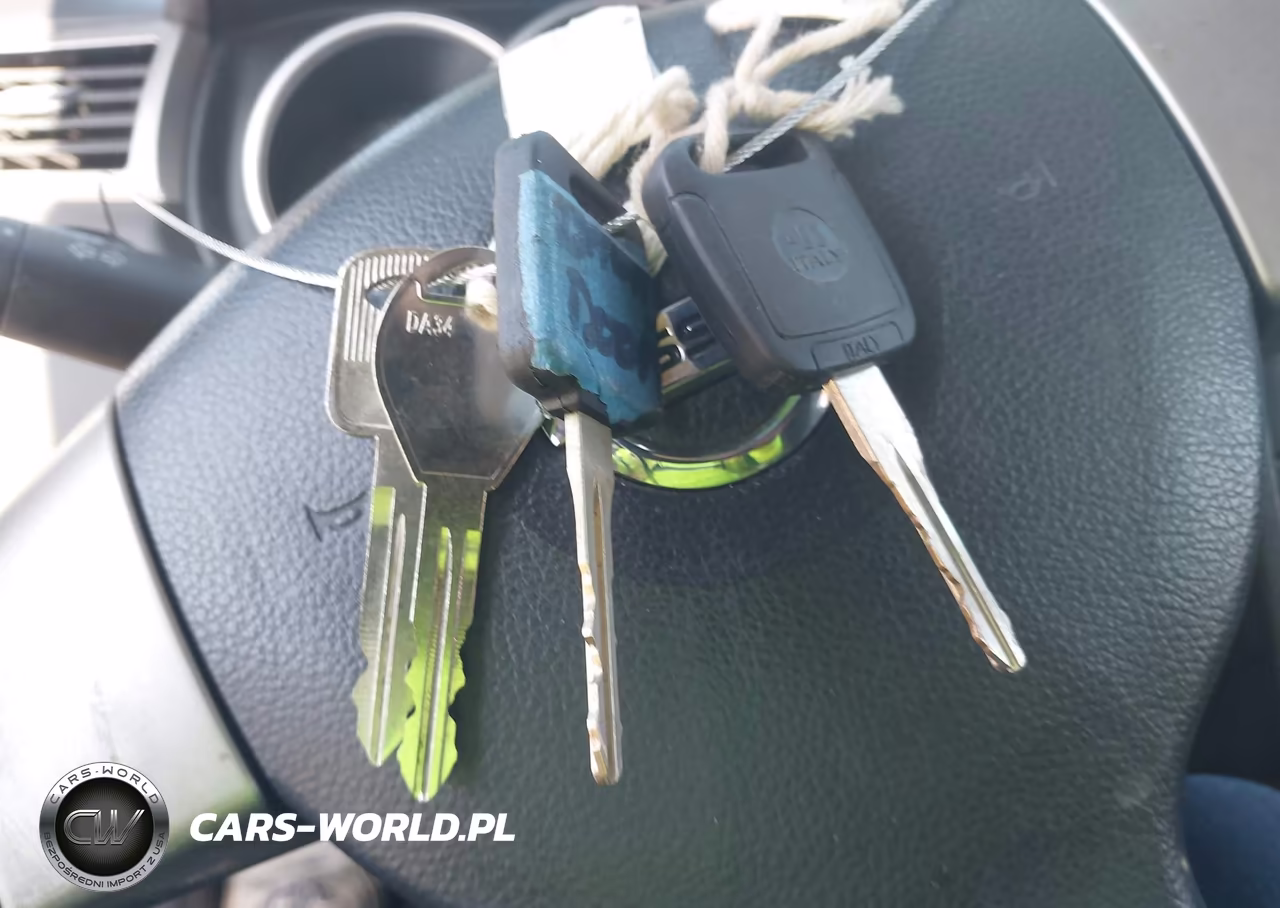 2009 Nissan Versa 1.8S VIN:3N1BC13E89L416040 - 11