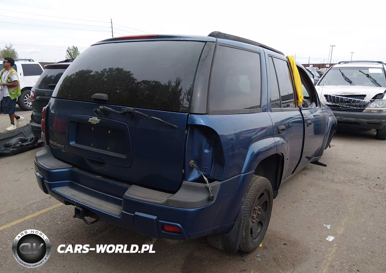 2005 Chevrolet Trailblazer Ls VIN:1GNDT13S352216746 - 4