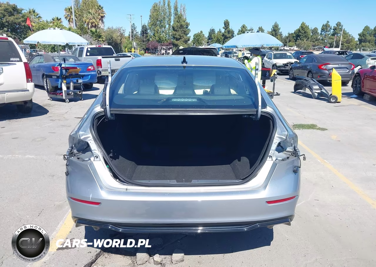 2025 Honda Accord Hybrid Sport-L VIN:1HGCY2F7XSA015142 - 17