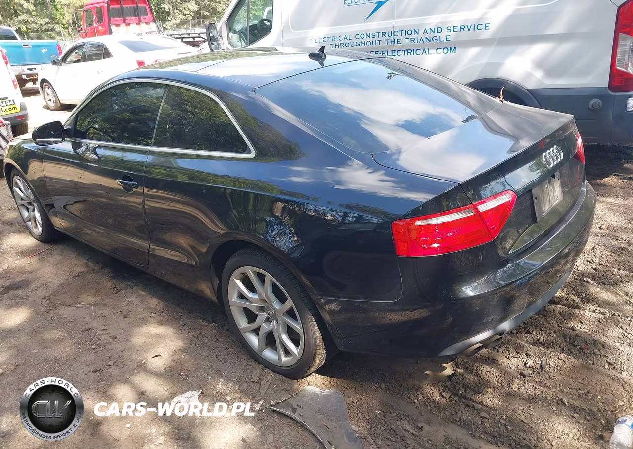 2011 Audi A5 2.0T Premium VIN:WAUGFAFR0BA035141 - 3