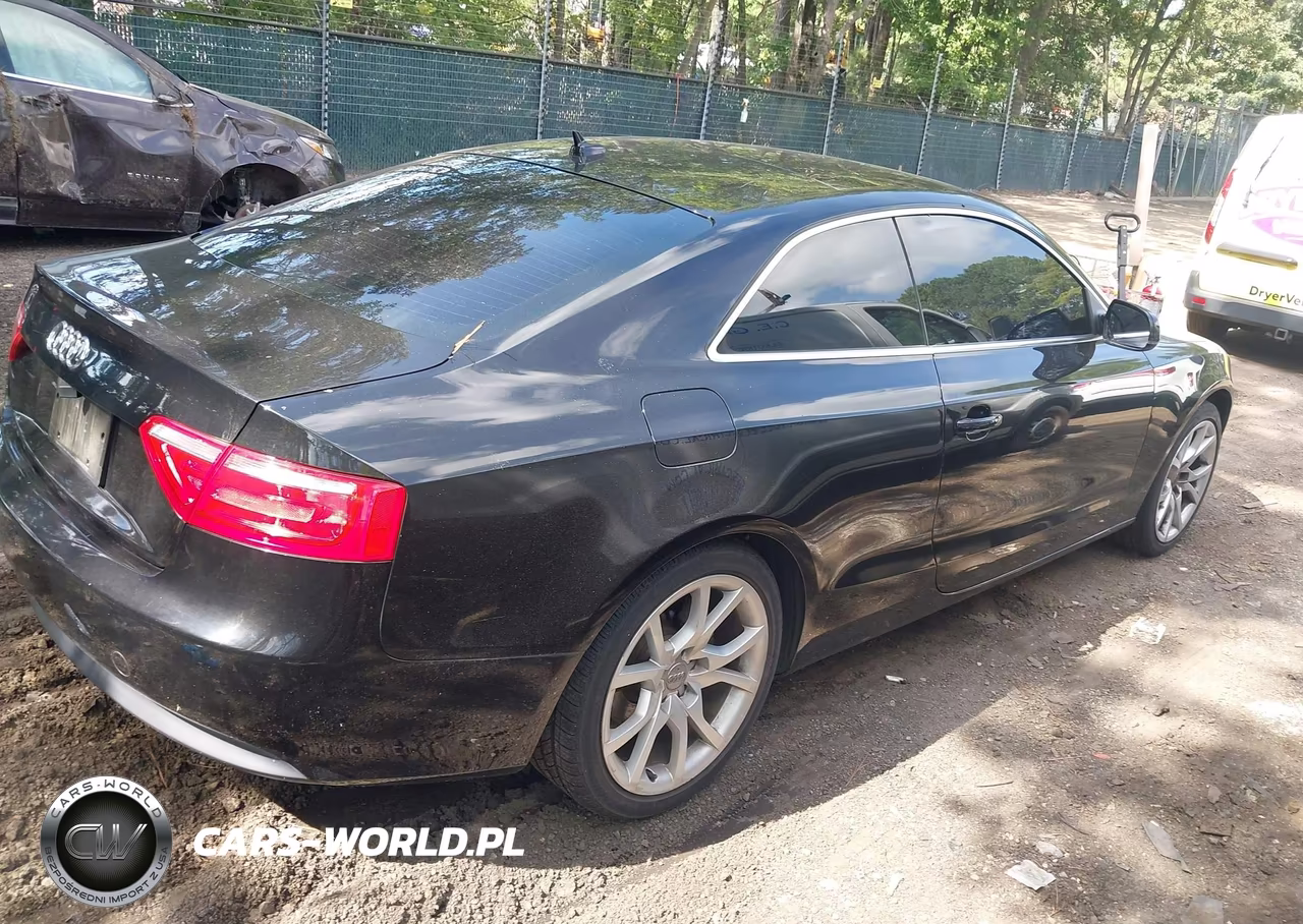 2011 Audi A5 2.0T Premium VIN:WAUGFAFR0BA035141 - 4