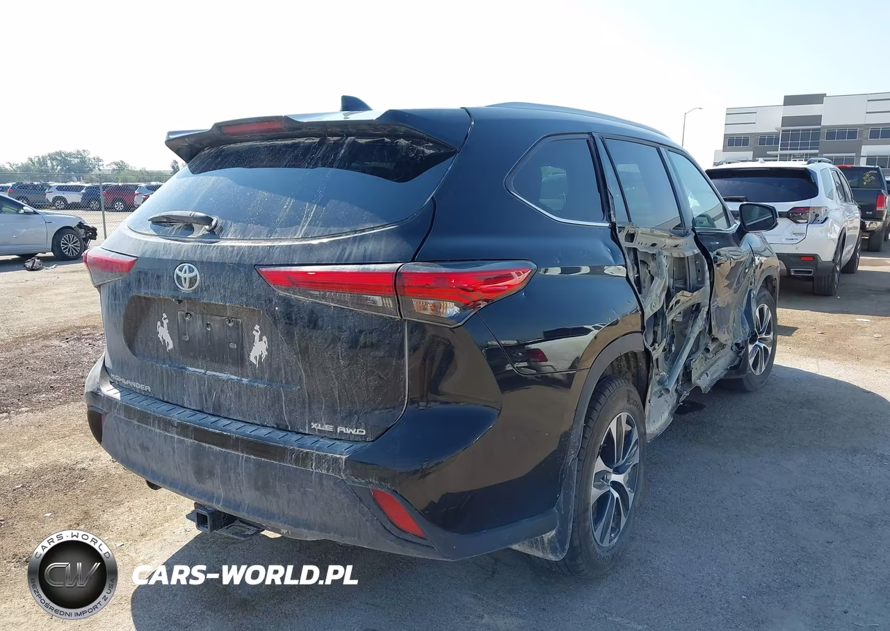 2022 Toyota Highlander Xle VIN:5TDGZRBHXNS181317 - 4