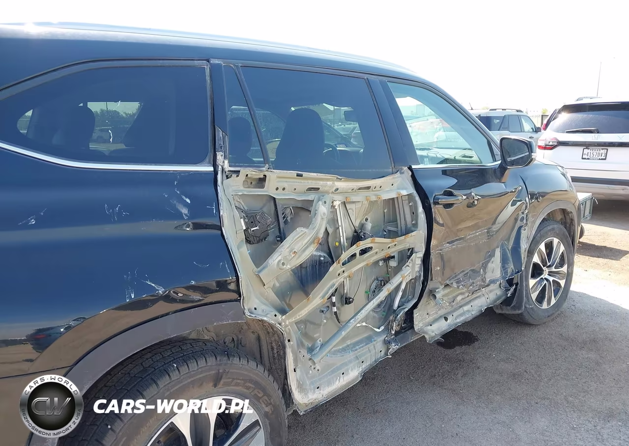 2022 Toyota Highlander Xle VIN:5TDGZRBHXNS181317 - 6