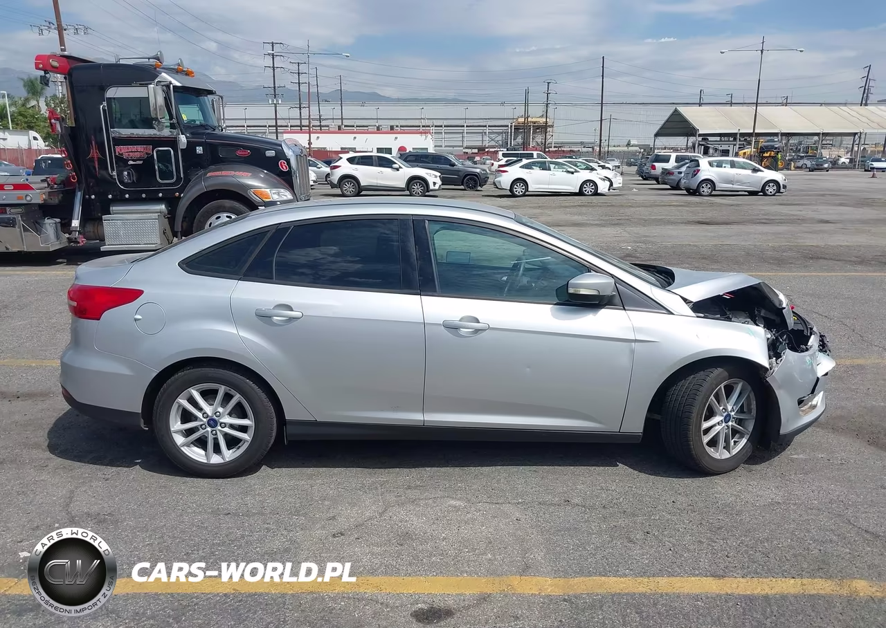 2016 Ford Focus Se VIN:1FADP3F20GL271288 - 14