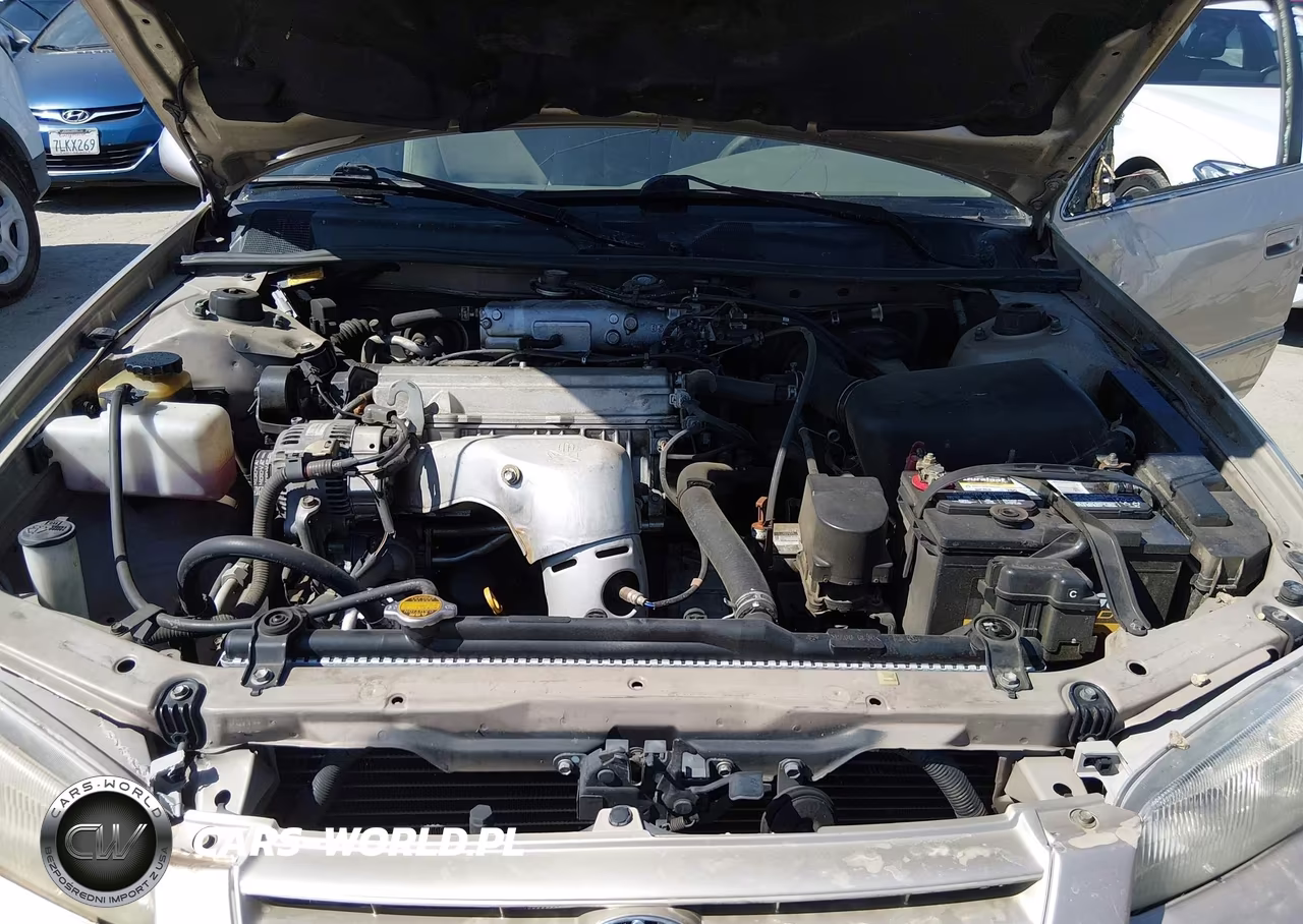 1999 Toyota Camry Le VIN:JT2BG22K8X0304775 - 10
