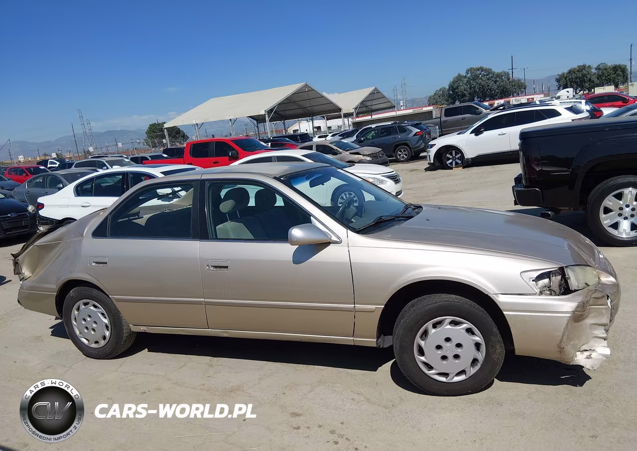 1999 Toyota Camry Le VIN:JT2BG22K8X0304775 - 13