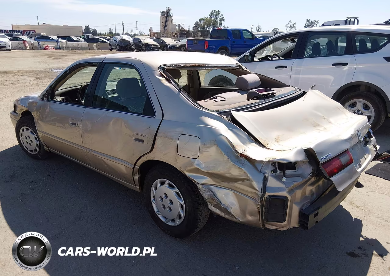 1999 Toyota Camry Le VIN:JT2BG22K8X0304775 - 3