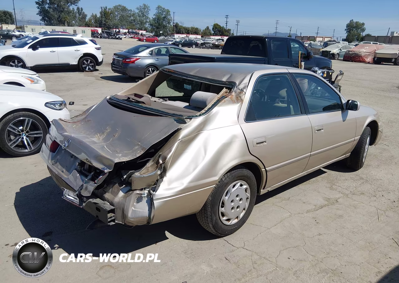 1999 Toyota Camry Le VIN:JT2BG22K8X0304775 - 4