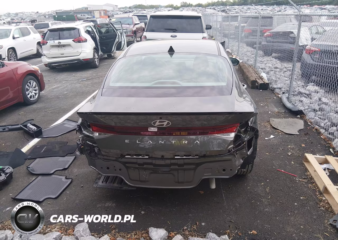 2026 Hyundai Elantra Sel Sport VIN:KMHLM4DG7TU188718 - 17