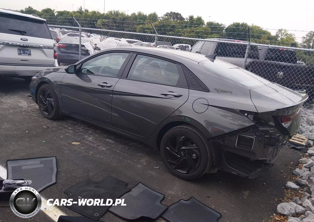 2026 Hyundai Elantra Sel Sport VIN:KMHLM4DG7TU188718 - 3