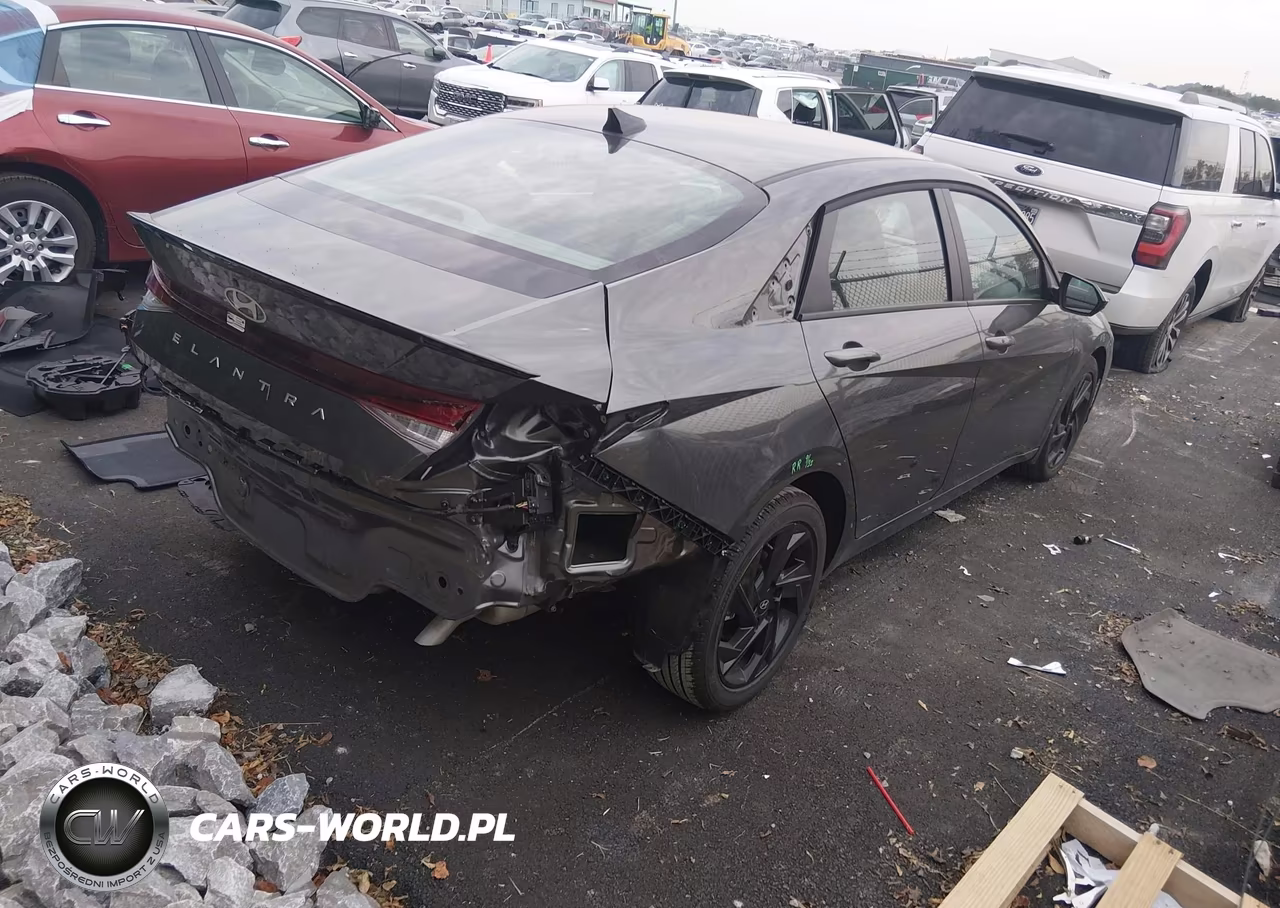 2026 Hyundai Elantra Sel Sport VIN:KMHLM4DG7TU188718 - 4