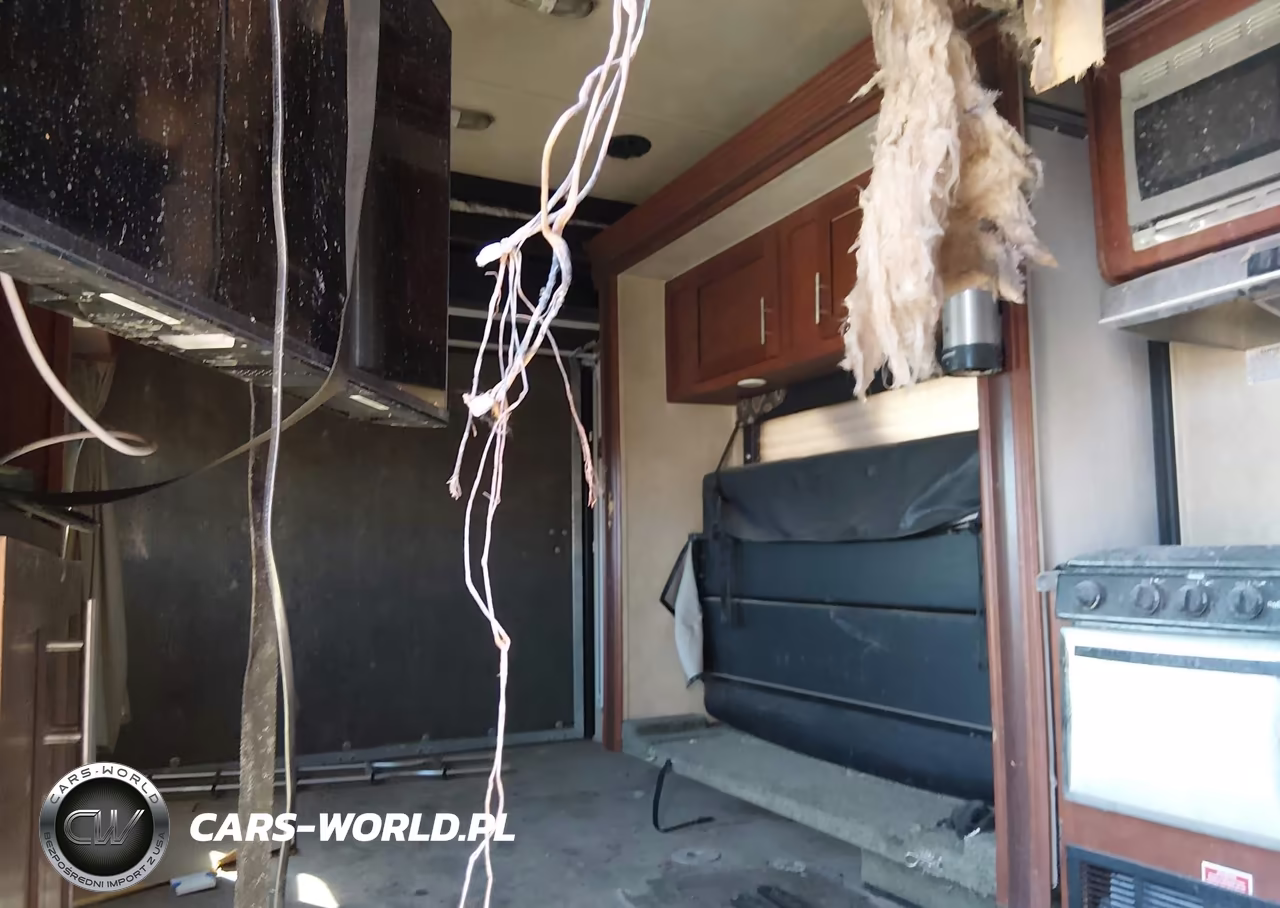 2015 Forest River Sandstorm Toyhauler Travel Trailer VIN:4X4TSCC23FC007063 - 8