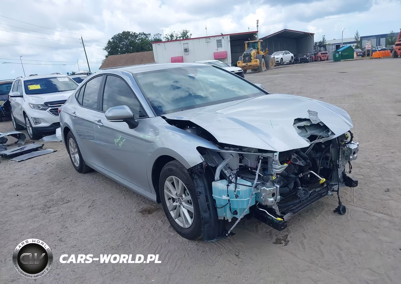 2026 Toyota Camry Le – zdjęcie 1 z 17