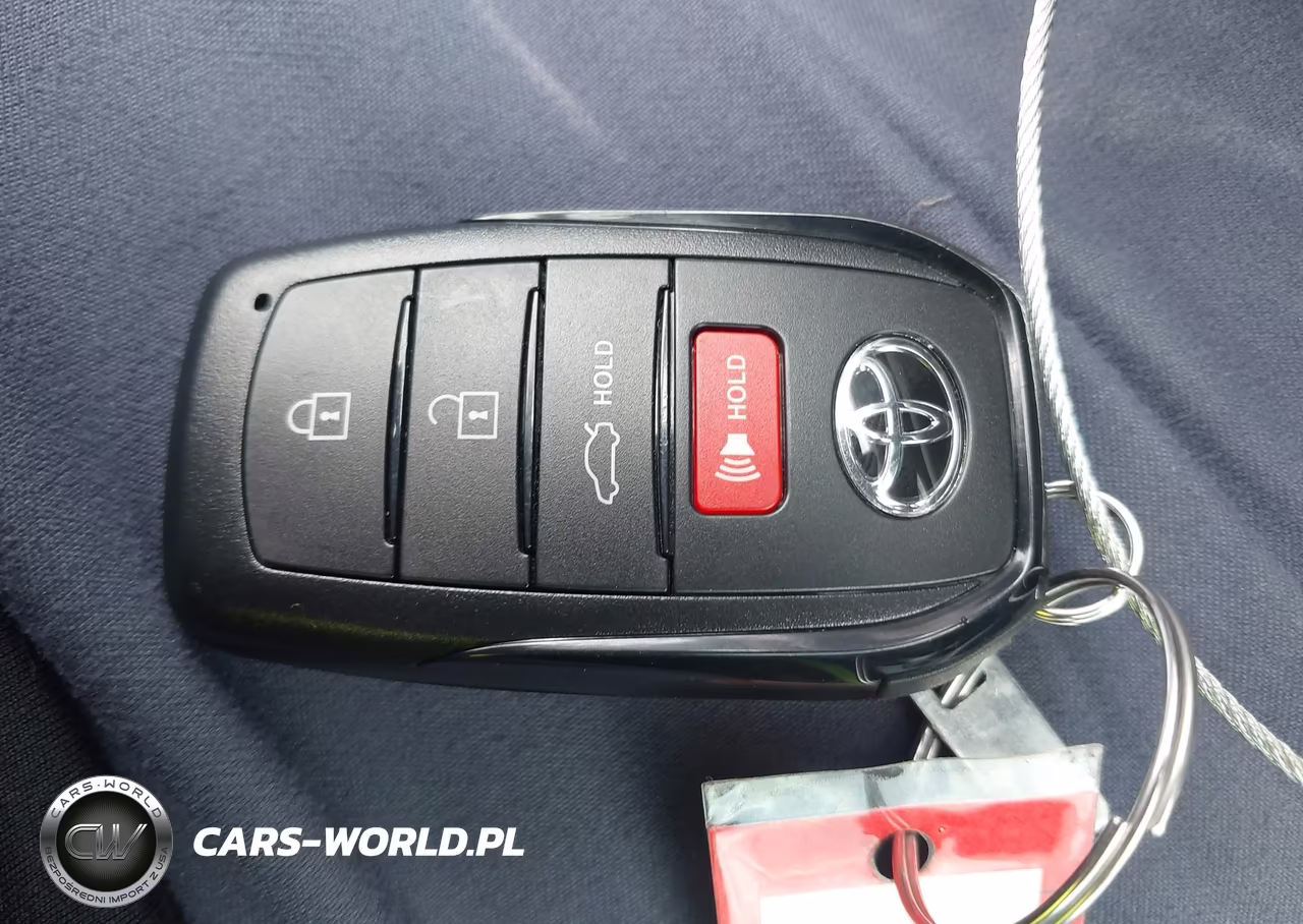 2026 Toyota Camry Le VIN:4T1DAACKXTU687952 - 11