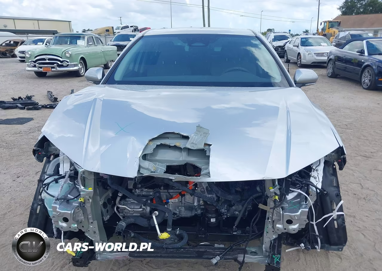 2026 Toyota Camry Le VIN:4T1DAACKXTU687952 - 13