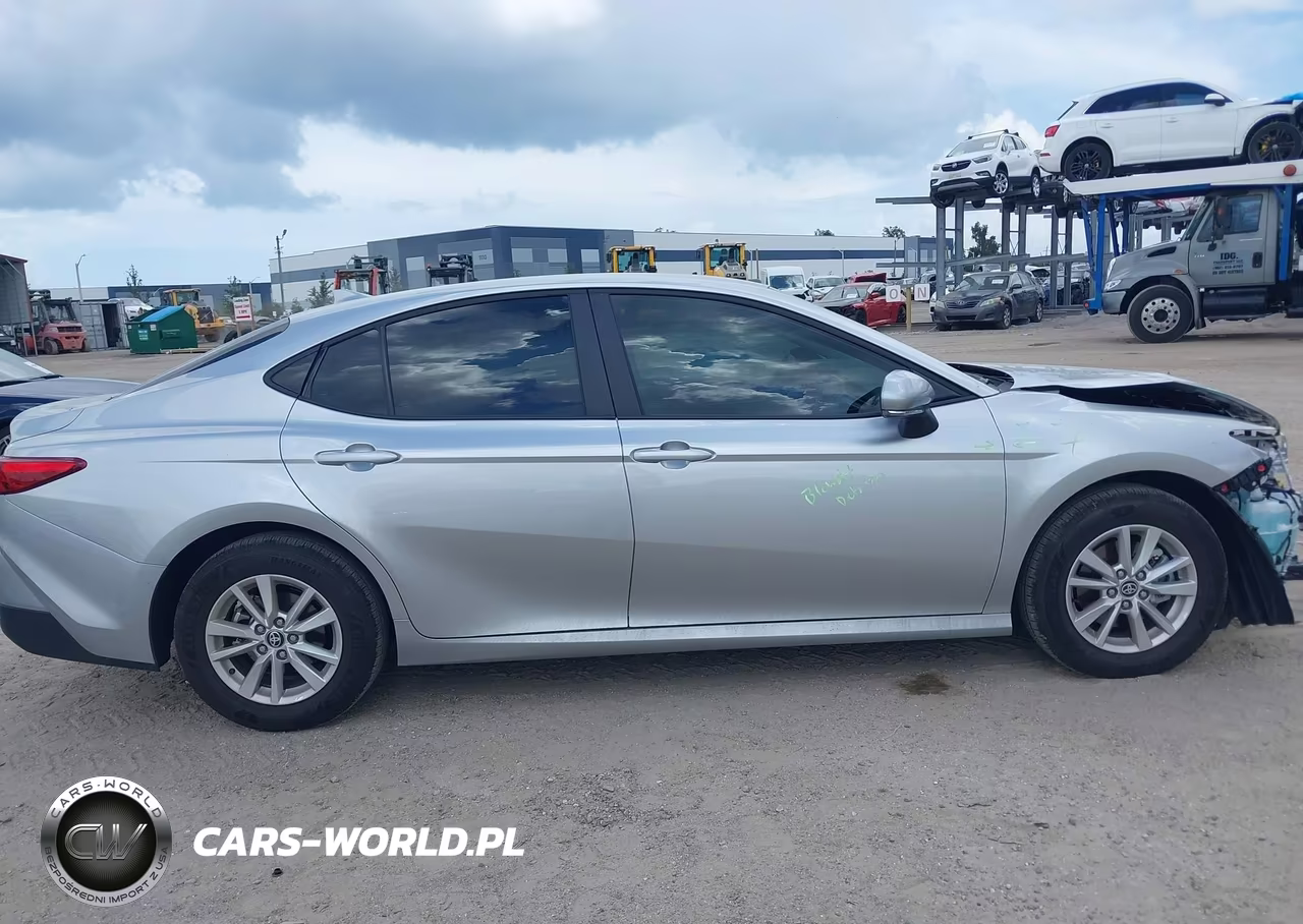 2026 Toyota Camry Le VIN:4T1DAACKXTU687952 - 14