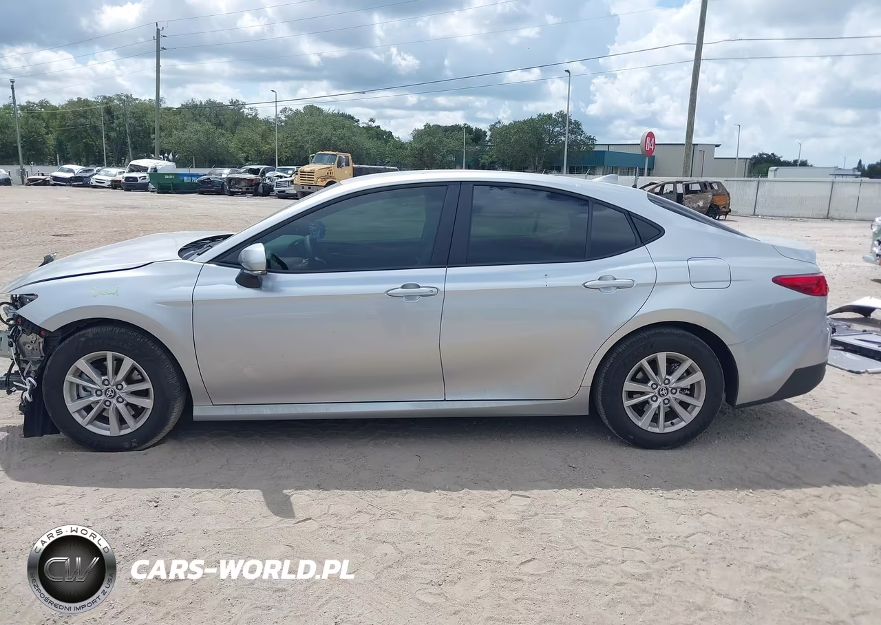 2026 Toyota Camry Le VIN:4T1DAACKXTU687952 - 15