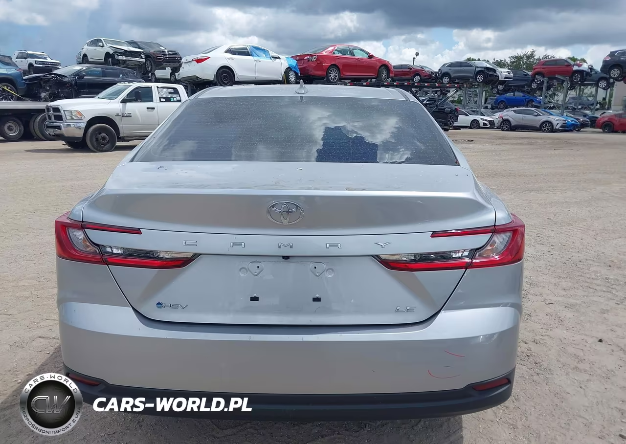 2026 Toyota Camry Le VIN:4T1DAACKXTU687952 - 17