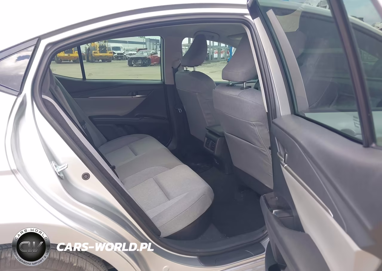 2026 Toyota Camry Le VIN:4T1DAACKXTU687952 - 8