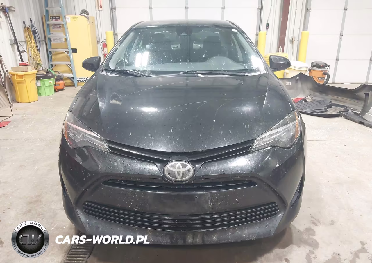 2018 Toyota Corolla Le VIN:2T1BURHE9JC040005 - 12