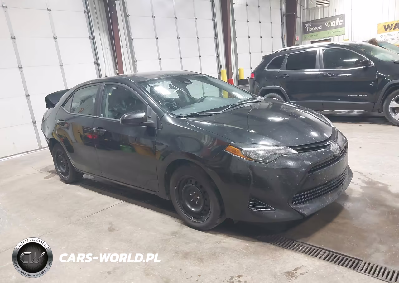 2018 Toyota Corolla Le VIN:2T1BURHE9JC040005 - 13