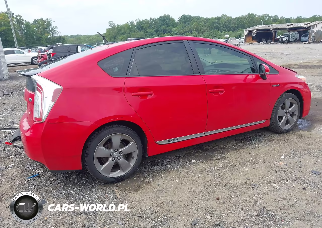 2015 Toyota Prius Persona Series Special Edition VIN:JTDKN3DU8F0425760 - 4