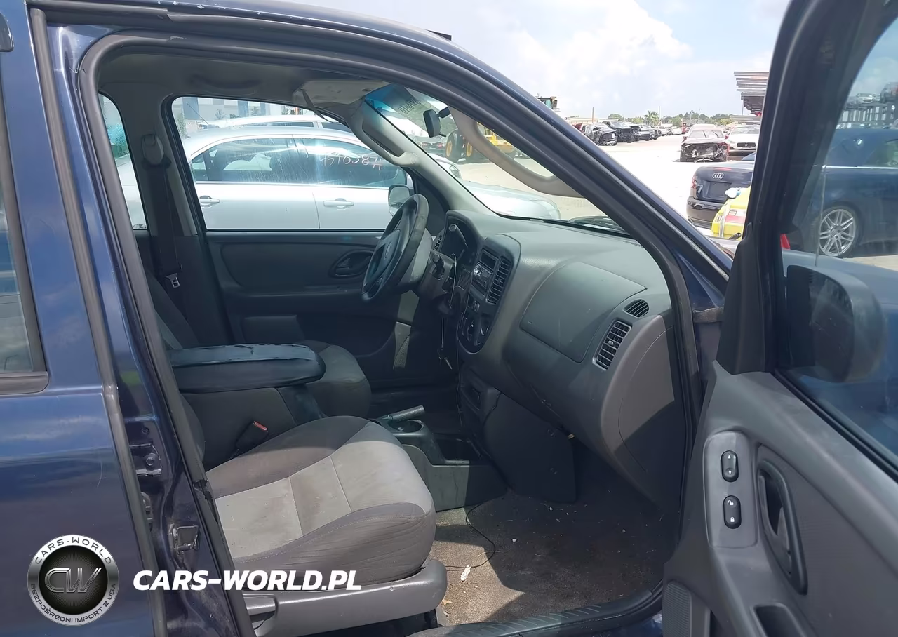2004 Ford Escape Xls VIN:1FMYU02184KA55542 - 5