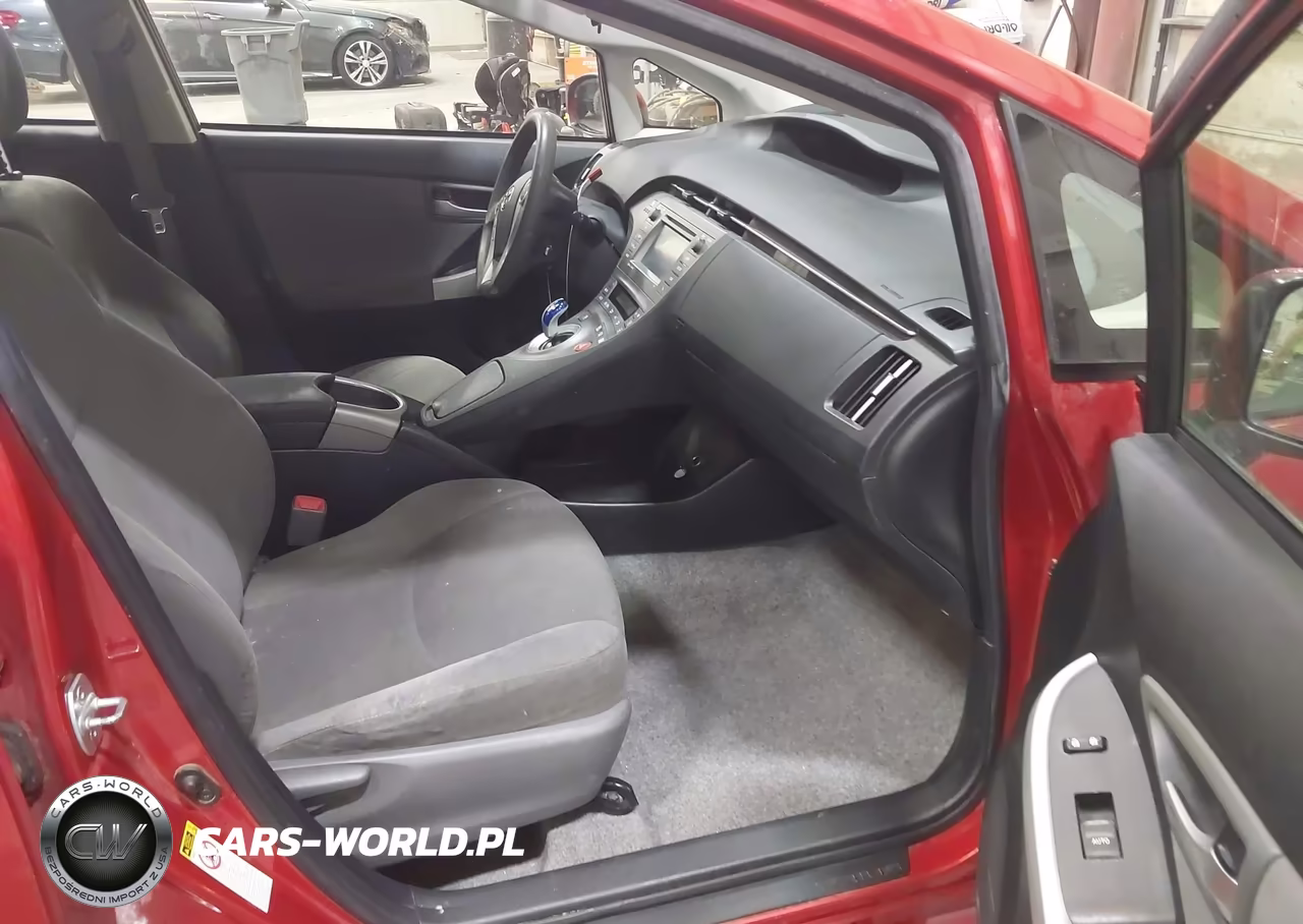 2013 Toyota Prius Three VIN:JTDKN3DU4D1624019 - 5