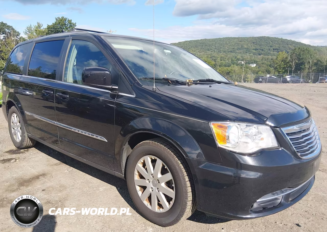 2016 Chrysler Town & Country Touring – zdjęcie 1 z 16