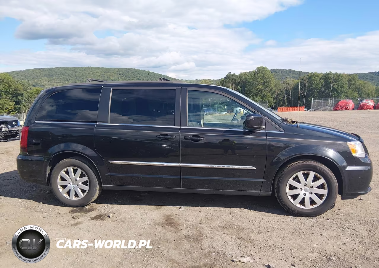 2016 Chrysler Town & Country Touring VIN:2C4RC1BG9GR148632 - 13
