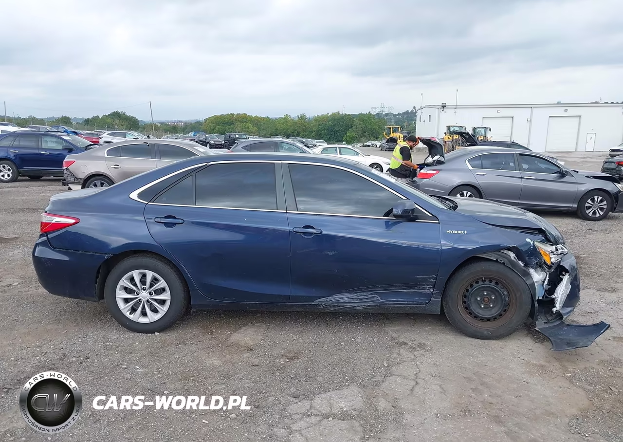 2016 Toyota Camry Hybrid Le VIN:4T1BD1FKXGU196734 - 13
