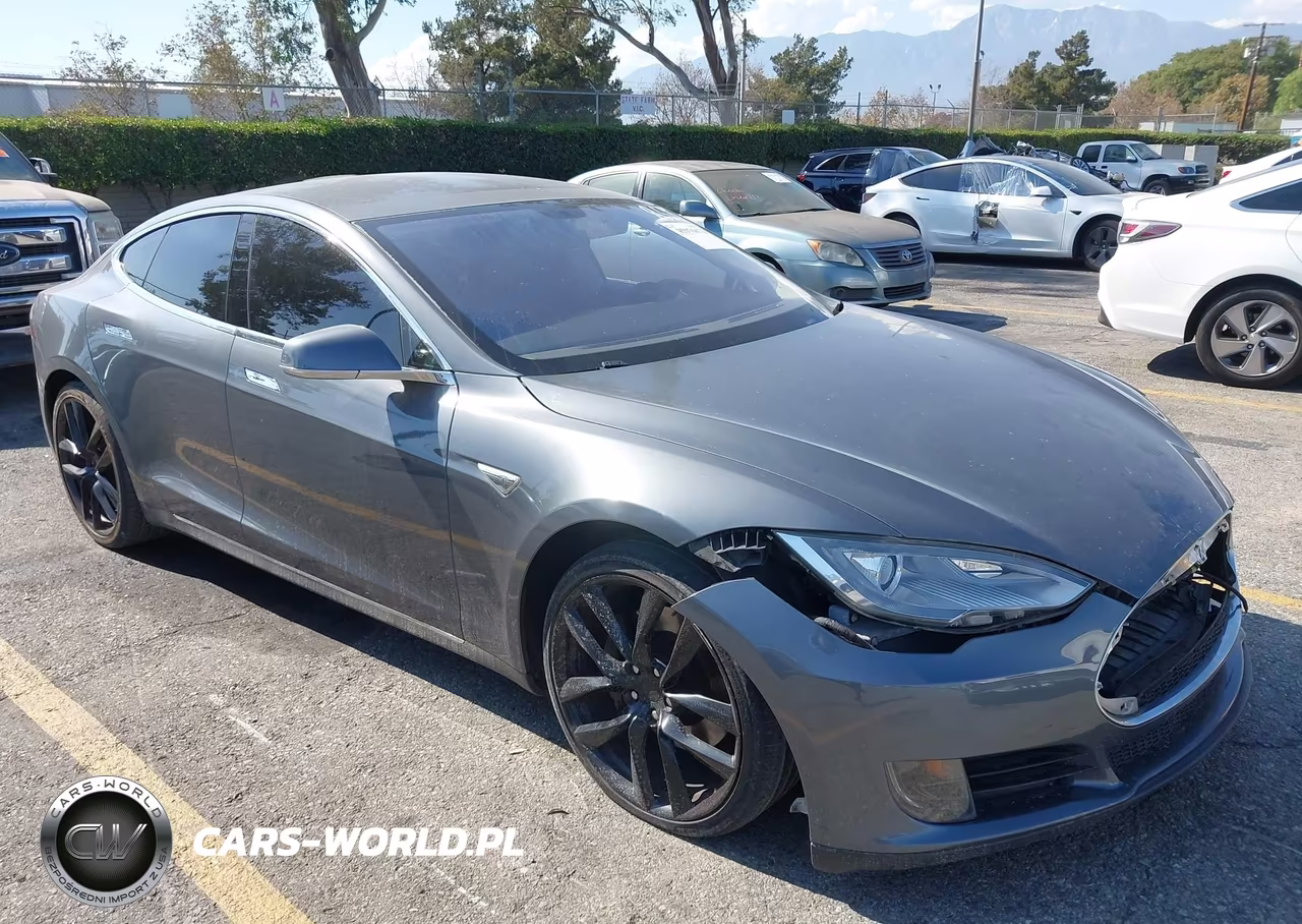 2013 Tesla Model S – zdjęcie 1 z 16