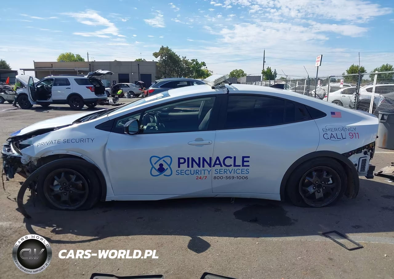 2026 Toyota Prius Le VIN:JTDACAAU6T3077171 - 14