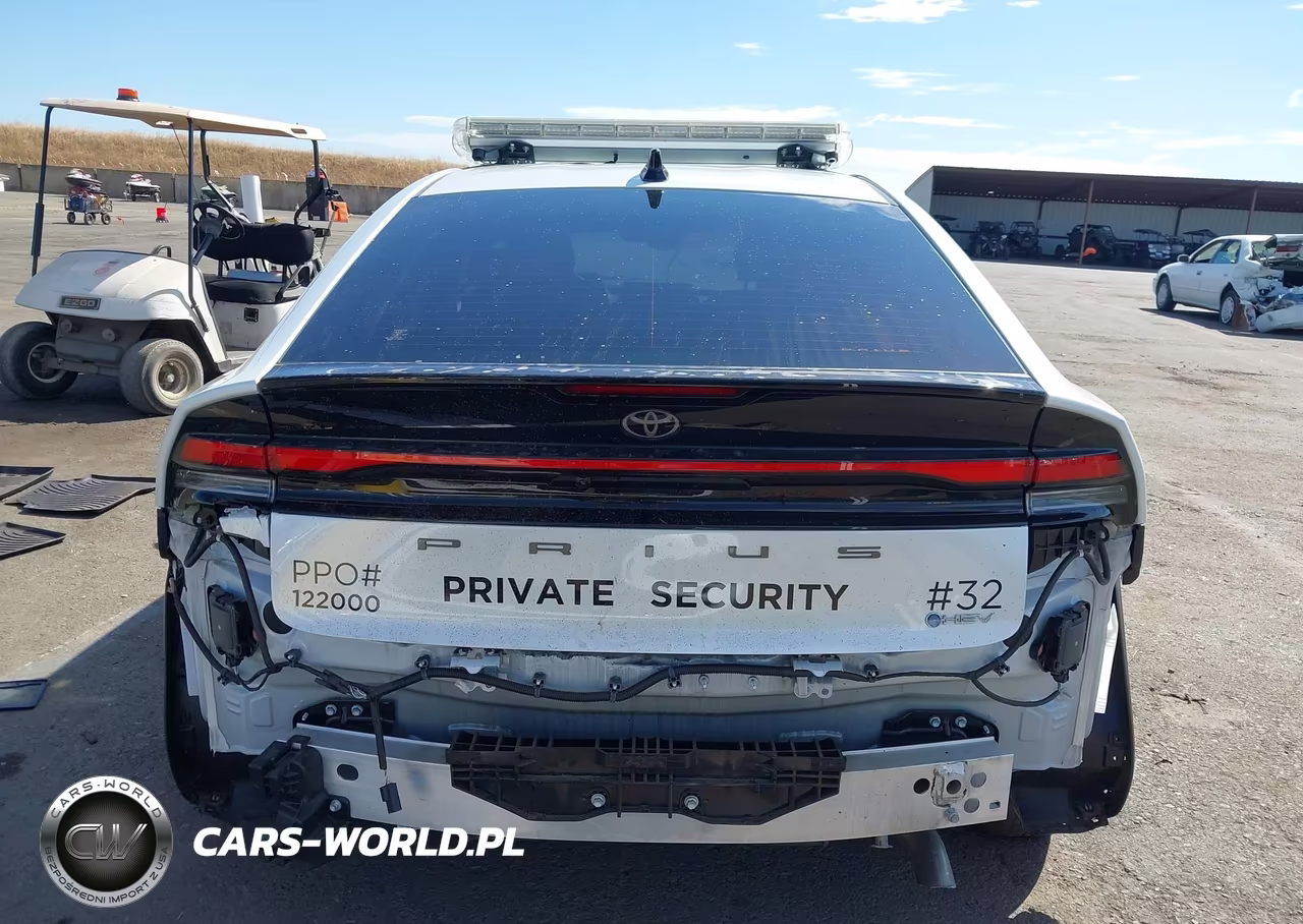 2026 Toyota Prius Le VIN:JTDACAAU6T3077171 - 16