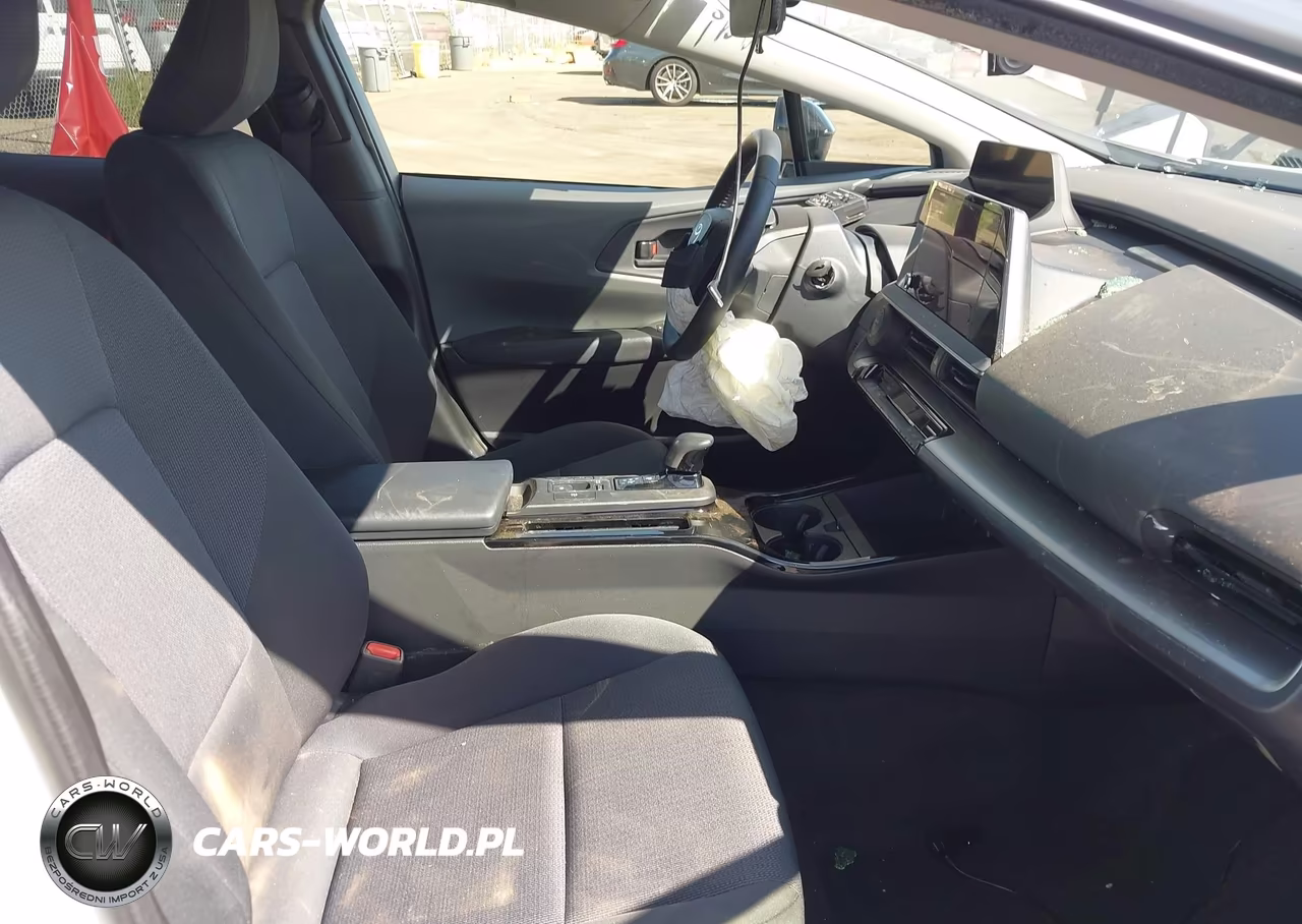 2026 Toyota Prius Le VIN:JTDACAAU6T3077171 - 5