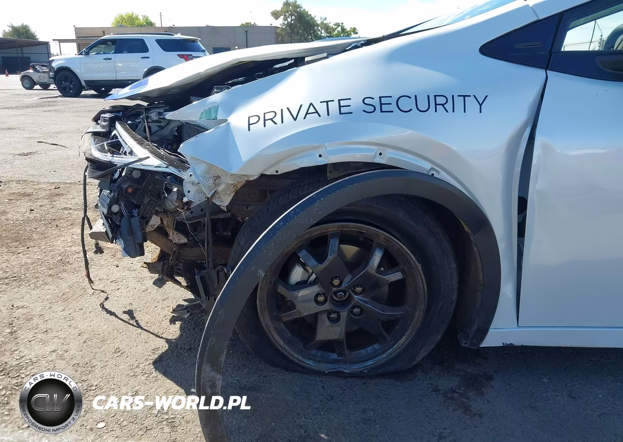 2026 Toyota Prius Le VIN:JTDACAAU6T3077171 - 6