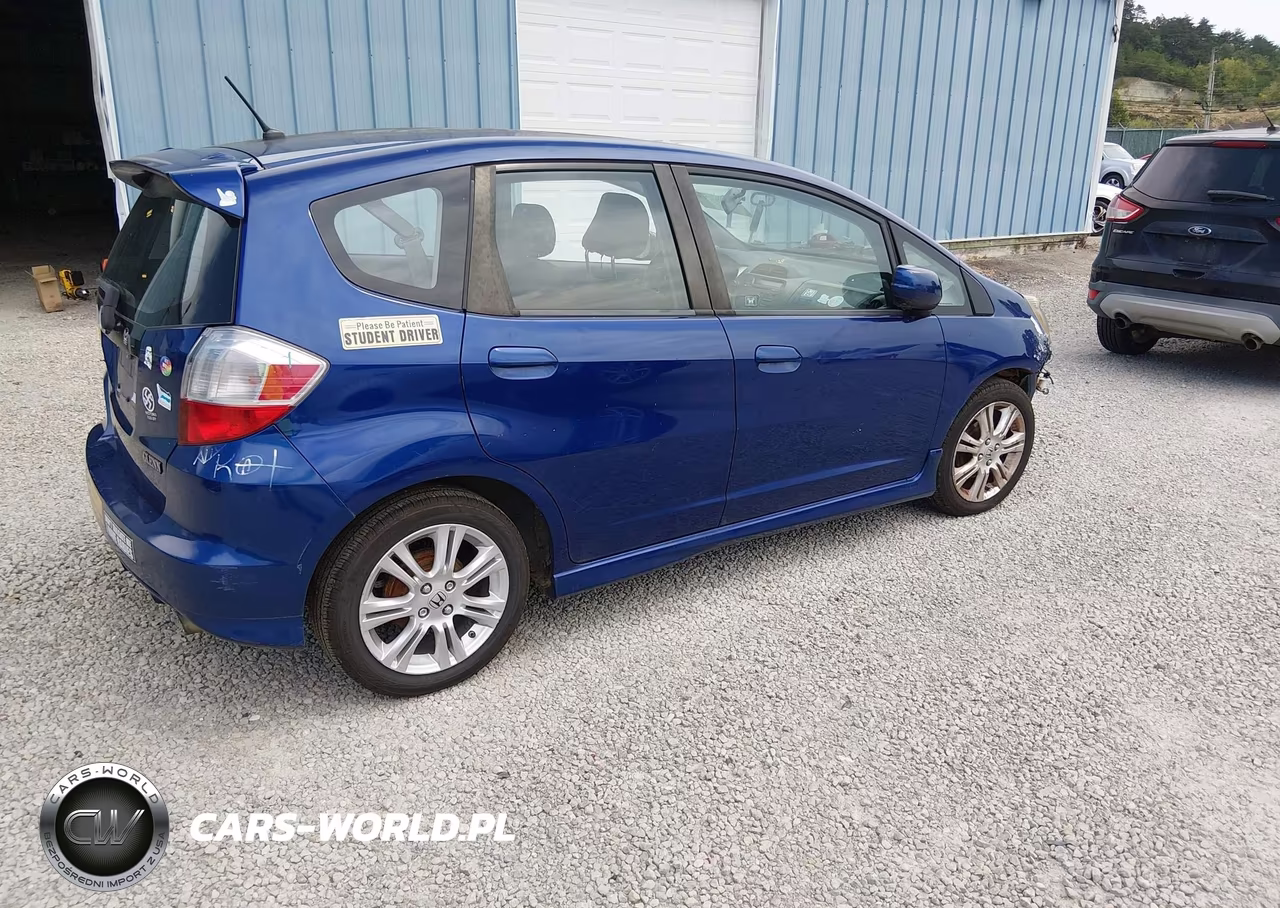 2009 Honda Fit Sport VIN:JHMGE88449S026364 - 4