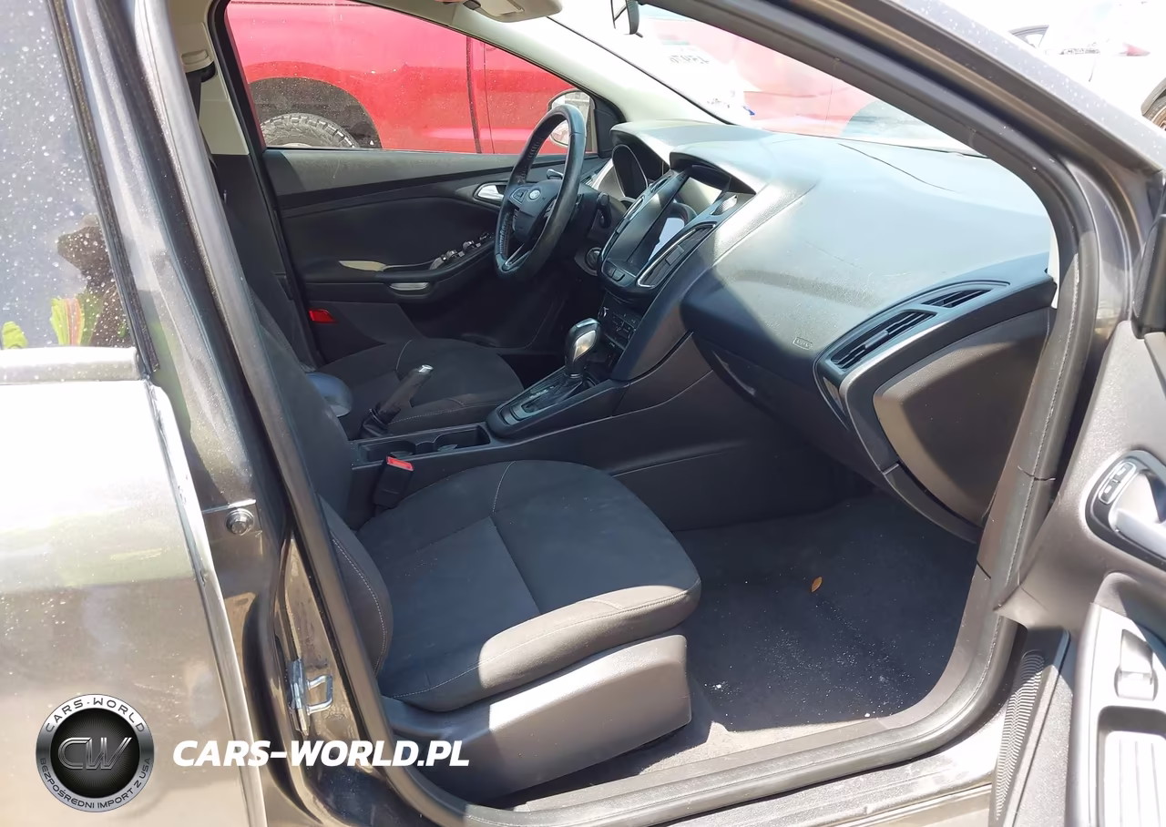 2015 Ford Focus Se VIN:1FADP3F21FL313482 - 5